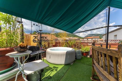 Ganges Wohnung | Ganges - Appt climatisé avec jacuzzi