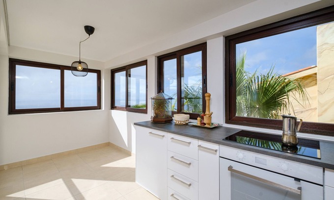 Garajau Haus | Garajau House - Sunrise to Sunset Ocean View House