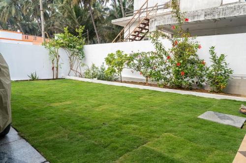 Coimbatore Haus | Garden cottage, 5 mins from Isha Yoga Center