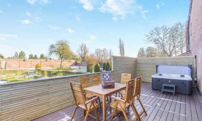 Northwich Hütte | Garden Cottage - UK45498