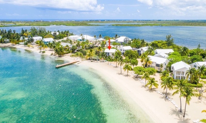Rum Point Eigentumswohnung | Gardens of the Kai 1 -Luxuriously decorated beachfront unit-by Cayman Villas!