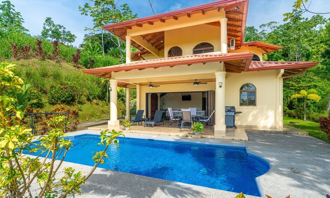 Ojochal Haus | Gated Community, Privacy, Great Mountain Views