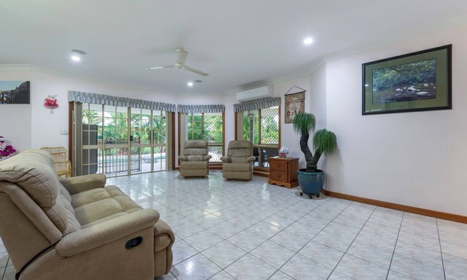 Mossman Haus | Gateway to Port Douglas Daintree