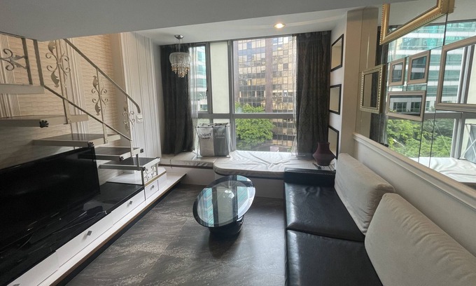 Xinyi Wohnung | Gatsby apt|Taipei 101|Hanging garden |night market|MRT|Gym with Pool