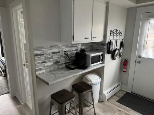 Willoughby Wohnung | Gem 1 Downtown Willoughby Historic District