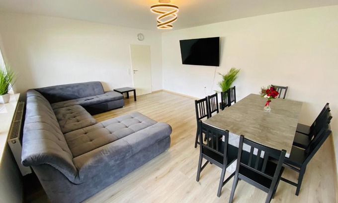 Marienloh Wohnung | Generous Apartment I 7 Beds I 110 sqm I Fast Internet