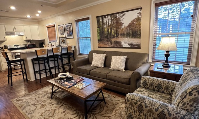 Clarksdale Haus | Get to BLUES-in' at Rusty's Roost, adjacent to downtown Clarksdale, MS