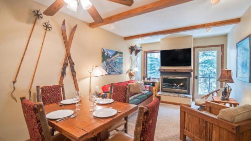 Telluride Haus | Ghostriders 5 by AvantStay 2 Bedroom Condo Near Main Street Hiking Skiing STR permit 3571