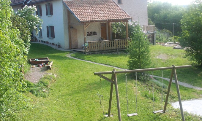 Le Frasnois Haus | Unterkunft im Naturschutzgebiet Les Sept Lacs bei den HÈrisson-Wasserfällen