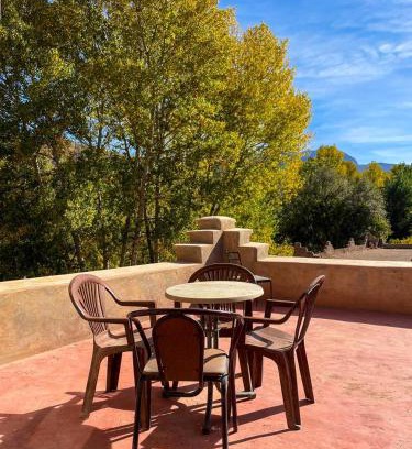 Tilougguite Hotel | Gite Cathedrale Imsfrane