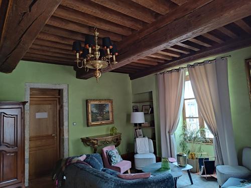 Chateauneuf Haus | Gite, chambre d hôte L échoppe est belle