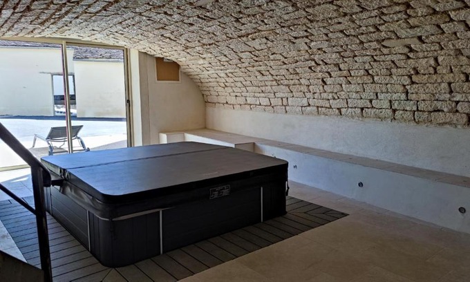 Beine Haus | GITE DE L'AETI JACUZZI PISCINE