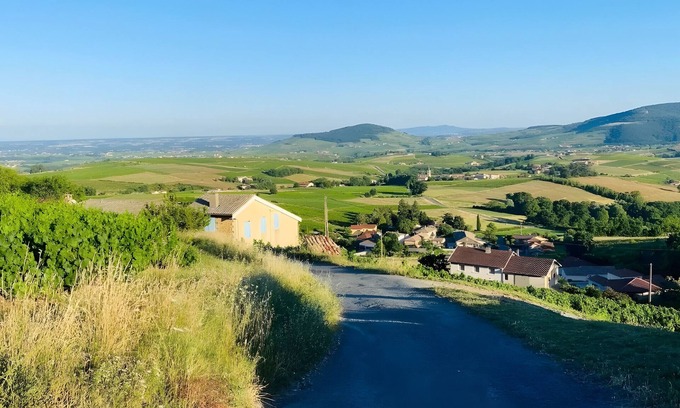 Lantignie Hütte | Gîte 'Gite De Clairette Et Nono' with Private Terrace and Wi-Fi