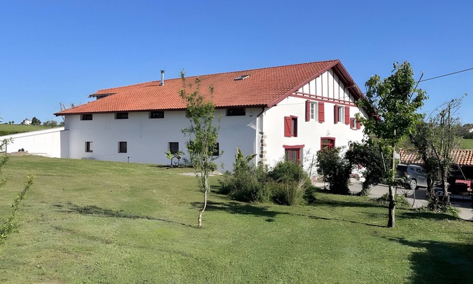 Beguios Haus | Gîte 'Gite Goitiaya' with Private Terrace, Wi-Fi and Air Conditioning