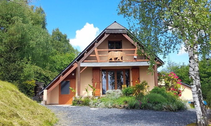 Ossun-ez-Angles Skihütte | Gîte in a small village perched on a pièmont ridge in the heart of the Pyrenees.