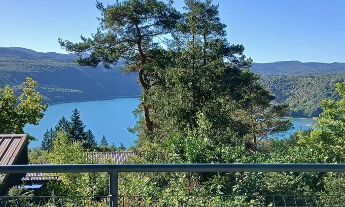 Maisod Wohnung | Gîte in chalet View of Lac de Vouglans Jura