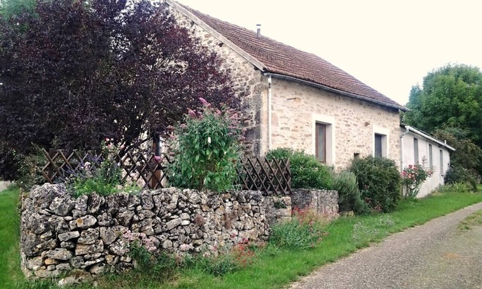 Laramiere Haus | Gîte in the countryside, ideal for green vacations, 5 minutes from bird lake.