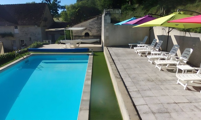 Mondion Haus | Gîte 'La Fromagerie' with Shared Pool, Private Terrace and Wi-Fi
