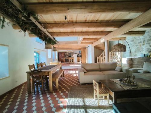 Usson-en-Forez Haus | GITE LA MENOU