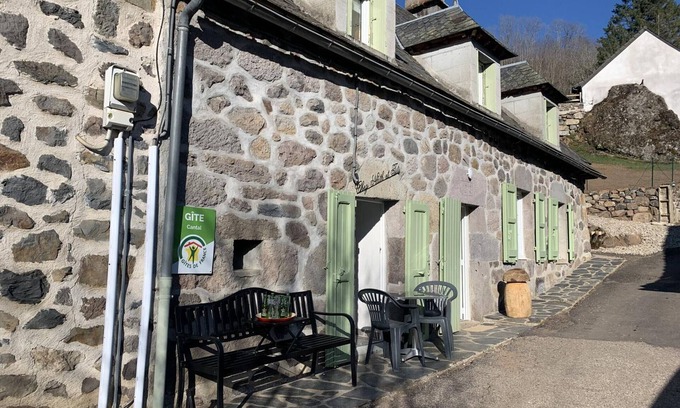 Le Falgoux Hütte | Gite Le Falgoux, 4 bedrooms, 10 persons