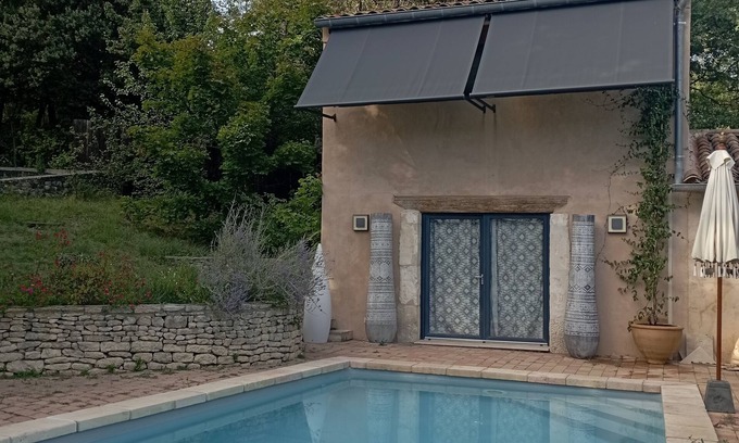 Saint-Saturnin-les-Apt Haus | Gite le petit colibri provençal cottage by the pool