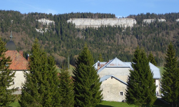 Chapelle-des-Bois Hütte | Ferienhaus von 80 m2 für 6-7 Personen im ersten Stock eines Einfamilienhauses