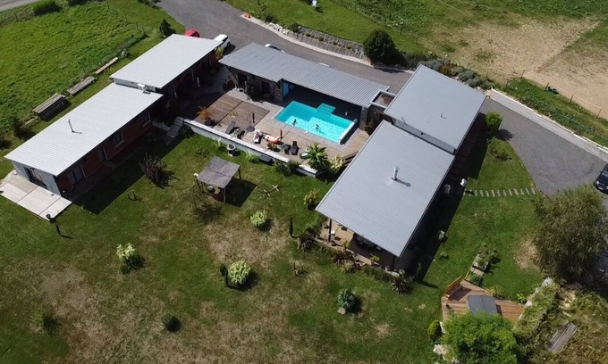 Dampierre Hütte | GÎTES 23M2 mit Terrasse, Zugang Schwimmbad und Sauna