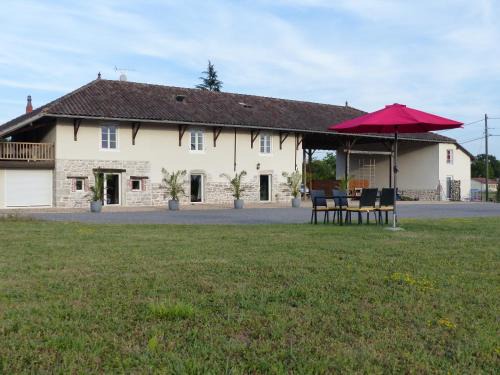 Domsure Haus | Gites Domaine de la Rochere