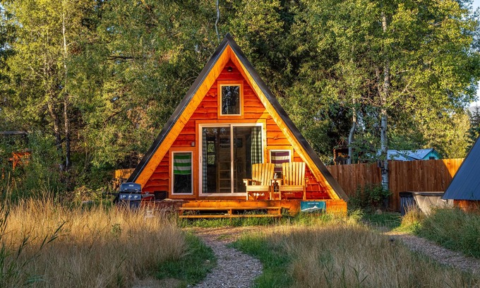 Coram Kabine | Glacier Nat'l Park A-frame w/ hot tub- ElkCalf Mountain A-Frame, GNP basecamp!