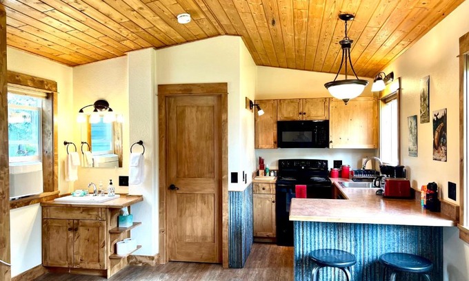 Columbia Falls Haus | Glacier's Edge Cabins