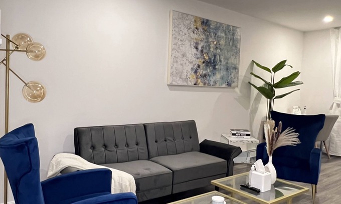Bath Beach Wohnung | Glamorous 1 bd/1 bath Condo in Lower East Side