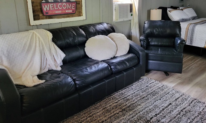 Proctor Kabine | Glamping Nice Cabin at Illinois River with float trips/ golfing