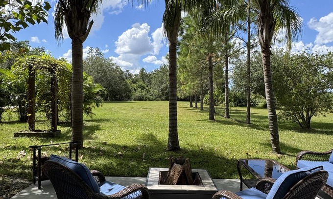 Braden River Haus | “GLAMPING”on 10 acres…10minutes to Lakewood Ranch and close to Sarasota scenes.