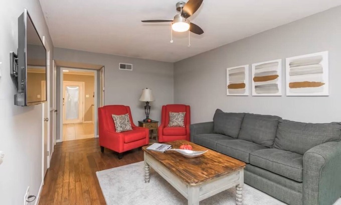 Briarwood Wohnung | Glen Place-2 Bed Apt in Midtown Little Rock-Outdoor Hangout-Easy Parking