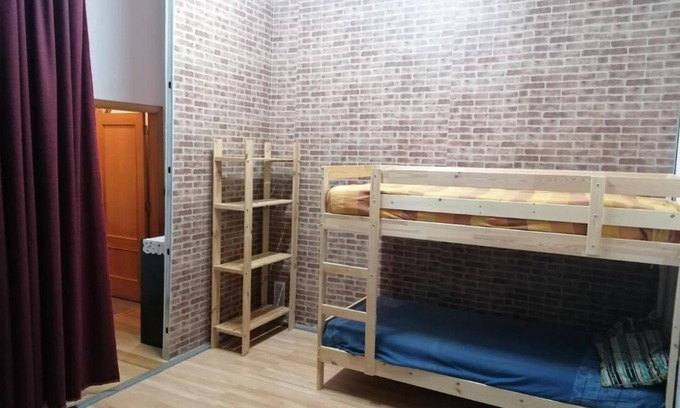 Albarraque Wohnung | Global Guests Bett im gemischten Schlafsaal mit 6 Betten