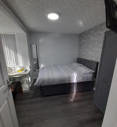 Cofton Hackett Haus | Glorious BnB Longbridge