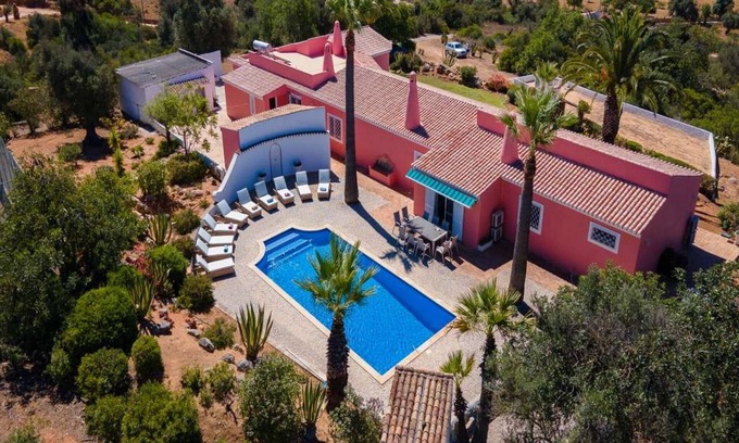 Estombar Villa | Glorious Carvoeiro Villa | 4 Bedrooms | Quinta Pedro 8 | Tennis Court | Pool Table | Ping Pong