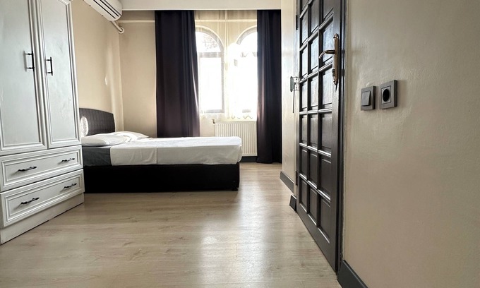 Karesi Hotel | GLR OTEL