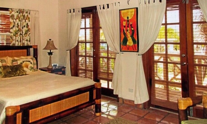 Placencia Eigentumswohnung | GOLD STANDARD - Caribbean, Lagoon & Mtn views, 2BR/2BA, walk to village