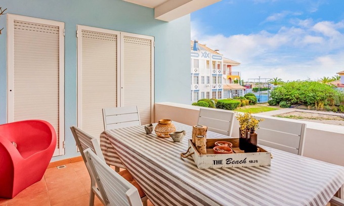 Cabanas Wohnung | Golden 1 BDR Flat W/ Balcony & Pool by LovelyStay
