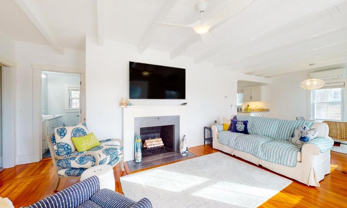 Buzzards Bay Haus | Golden Slumbers