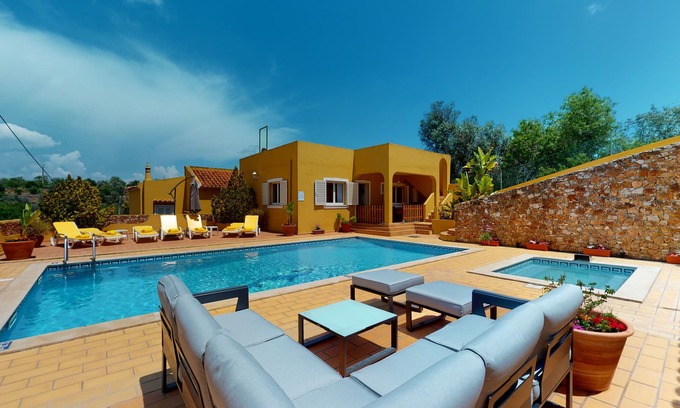 Estombar Haus | Golden Vila Estômbar