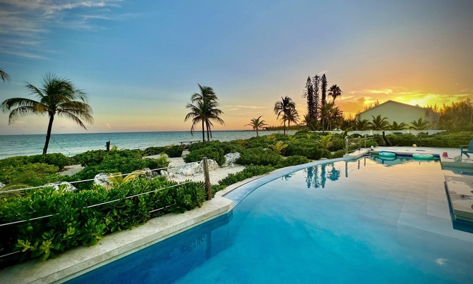 Bahamas Terrace Haus | GoldenEye- Beach Villa With Dock