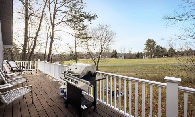 The Woods Kabine | Golf Views, Fireplace, 2 Fire Pits, Grill & Deck