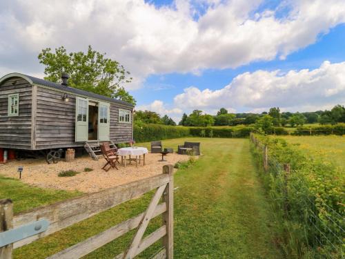 Christian Malford Haus | Goose Whistle Hut