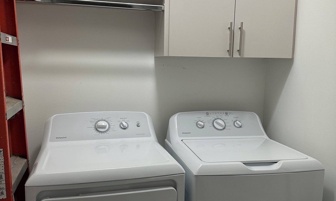 San Juan Wohnung | 3 BD/ 2 BTH in Gated Apartment Subdivision