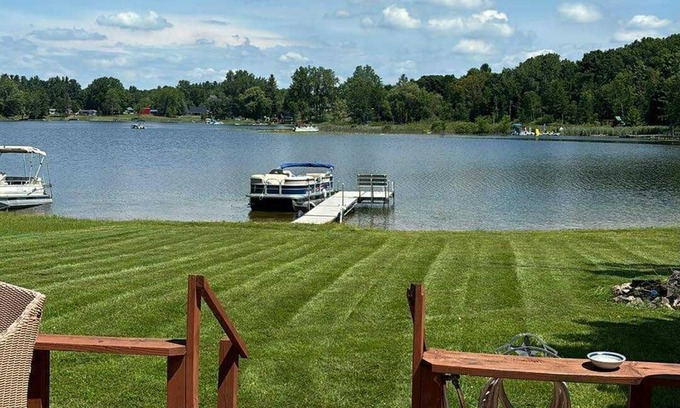 Lakeview Haus | Gorgeous 3-bedroom house with lake access and boat.