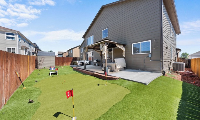 Cimarron Hills Haus | Gorgeous 5 Bedroom, 2.5 Bath | Hot Tub | Fire Pit | GameRoom