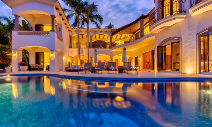 Palmilla Villa | Gorgeous 5-Bedroom Property in Villas del Mar