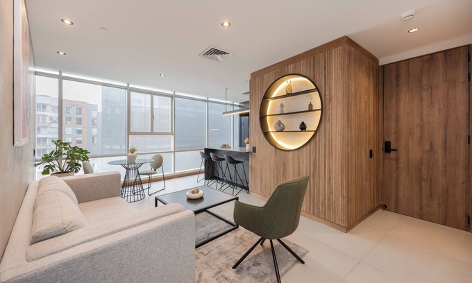 Castropol Wohnung | Gorgeous 785sqm Apt with Jacuzzi & A/C in El Poblado